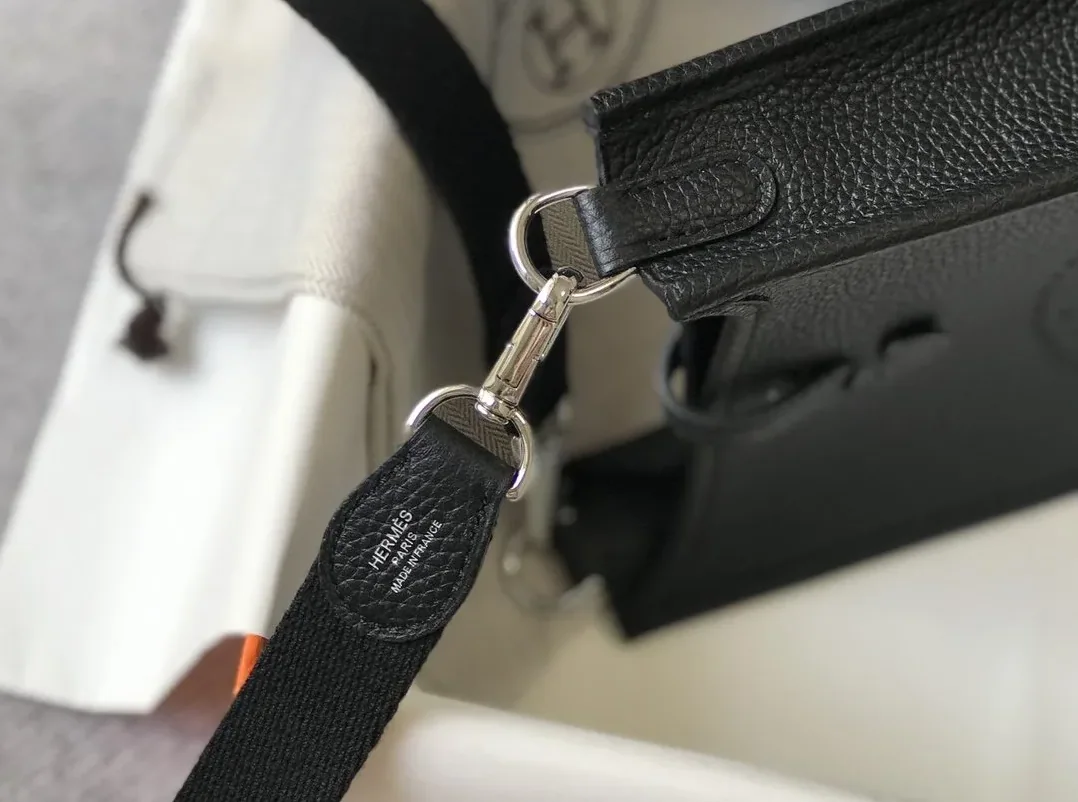 Hermes Evelyne 16 Amazone Shoulder Bag in Black Palladium Hardware Hermes Evelyne 16 Amazone Shoulder Bag in Black Palladium Hardware