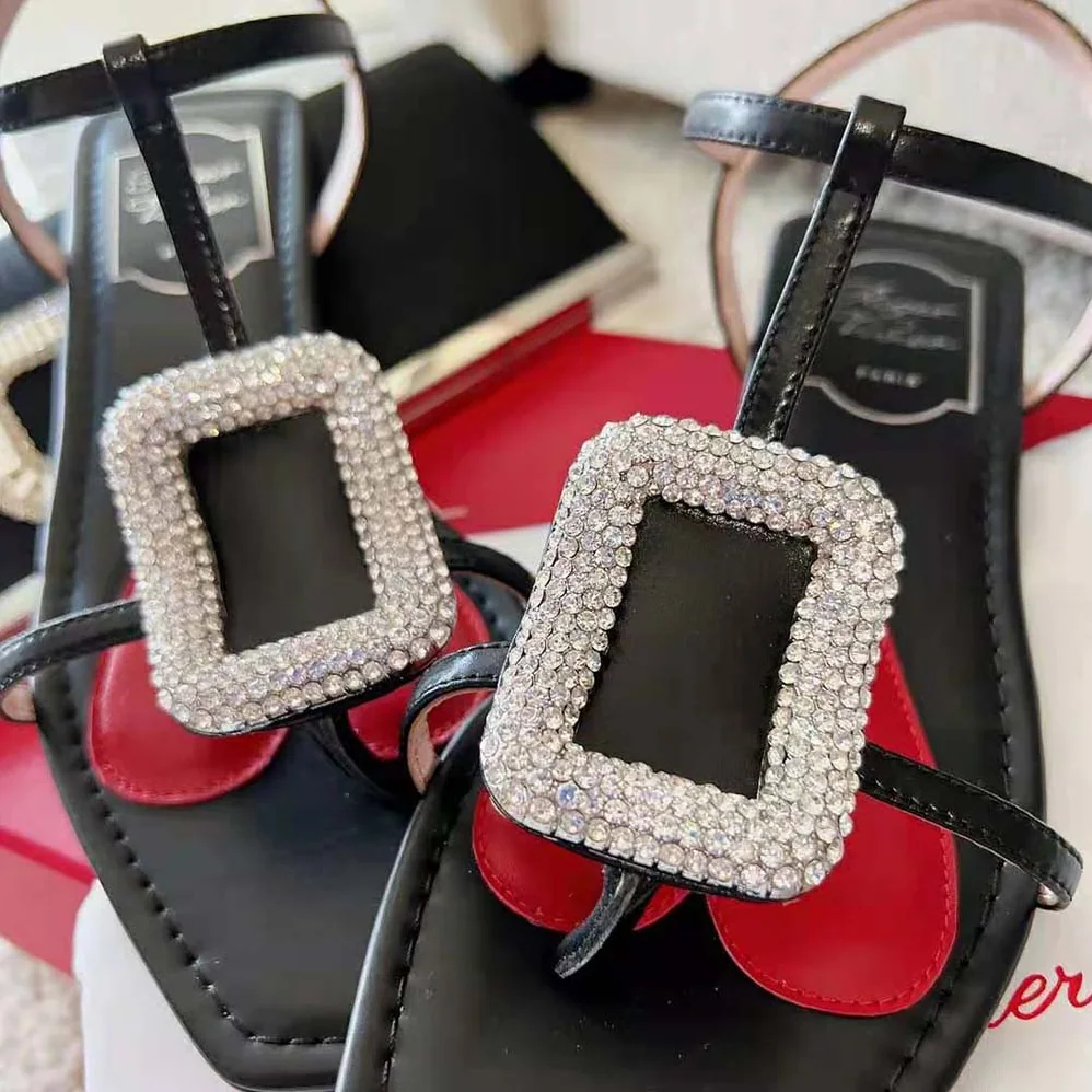 Roger Vivier Viv Choc Strass Buckle Thong Sandals in Leather for Women in Black Roger Vivier Viv Choc Strass Buckle Thong Sandals in Leather for Women in Black