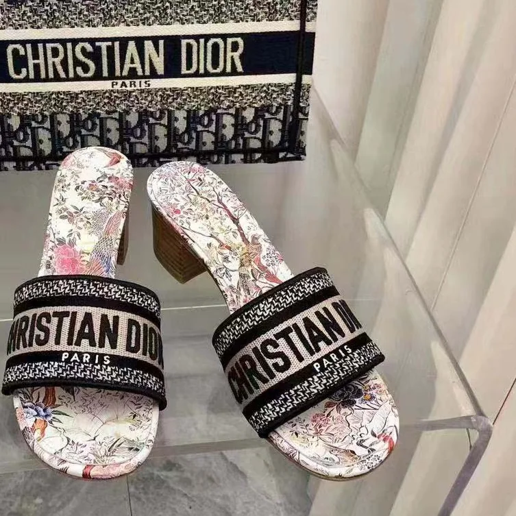 Dior Dway Slide White Multicolor D for Women in Constellation Embroidered Cotton Dior Dway Slide White Multicolor D for Women in Constellation Embroidered Cotton