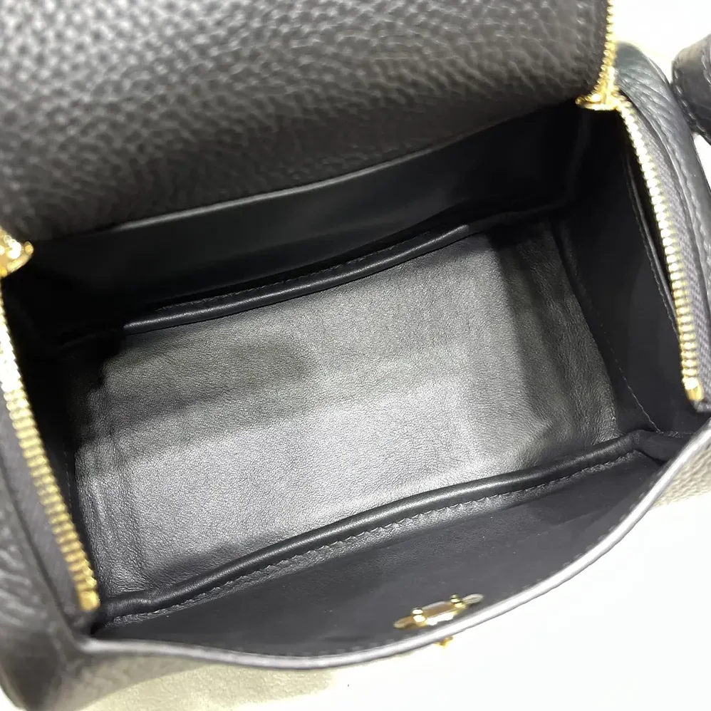Hermes Lindy Mini 19 in Clemence Leather for Women in Black/Gold
