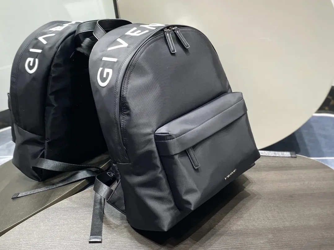 Givenchy Essentiel U Backpack Black / Givenchy Essentiel U Backpack Black /