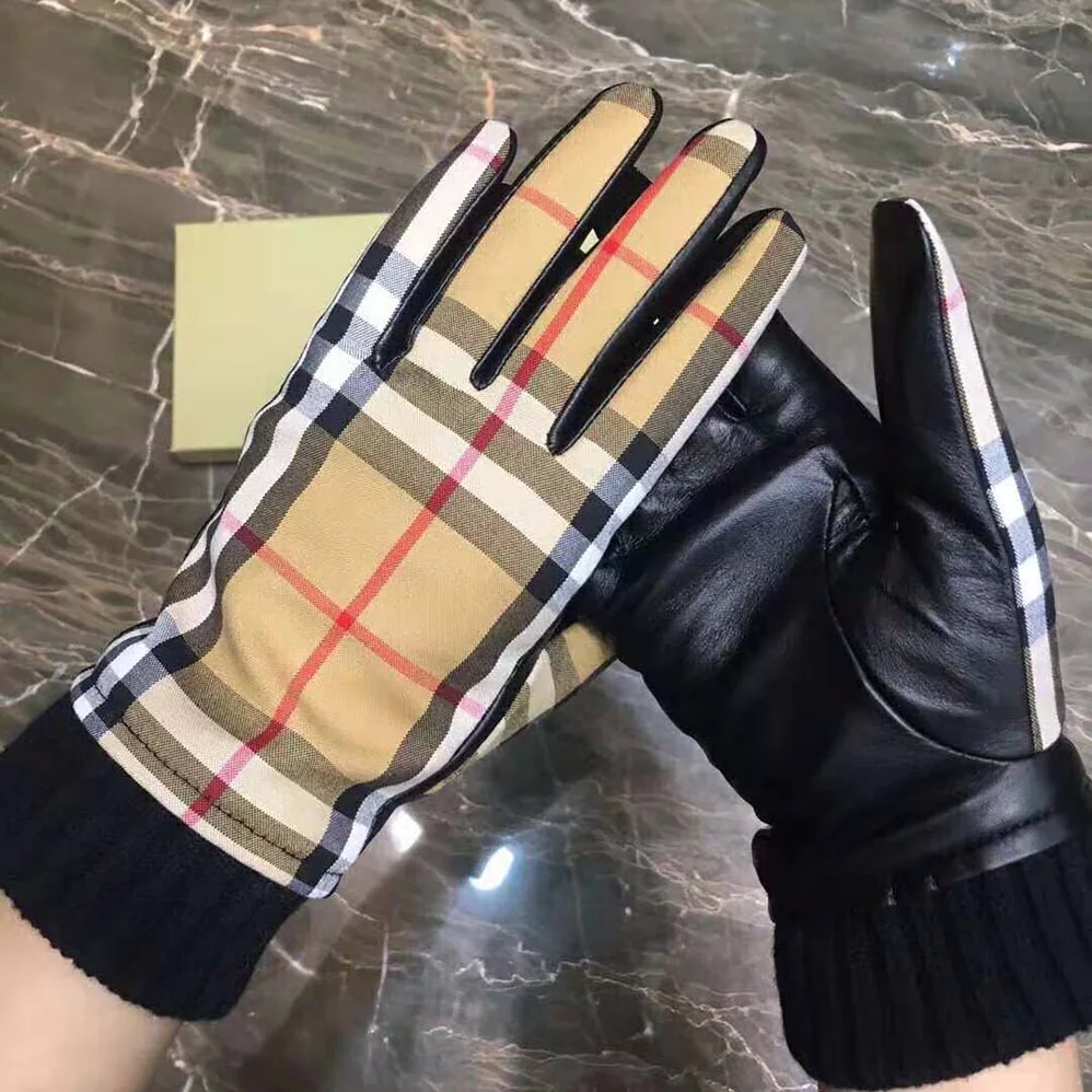 Burberry Vintage Check Bouclé and Leather Gloves for Women in Beige Burberry Vintage Check Bouclé and Leather Gloves for Women in Beige