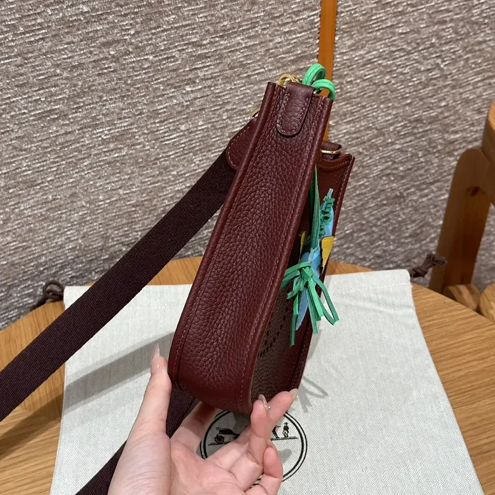 Hermes Evelyne 16 Amazone in Clemence Leather for Women in Maroon/Silver Hermes Evelyne 16 Amazone in Clemence Leather for Women in Maroon/Silver