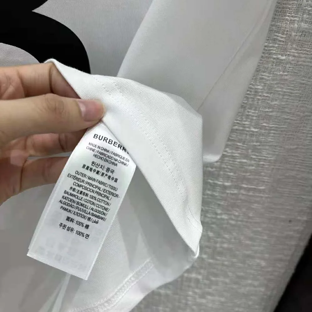 Burberry Rabbit Print Cotton T-shirt for Men in White Burberry Rabbit Print Cotton T-shirt for Men in White