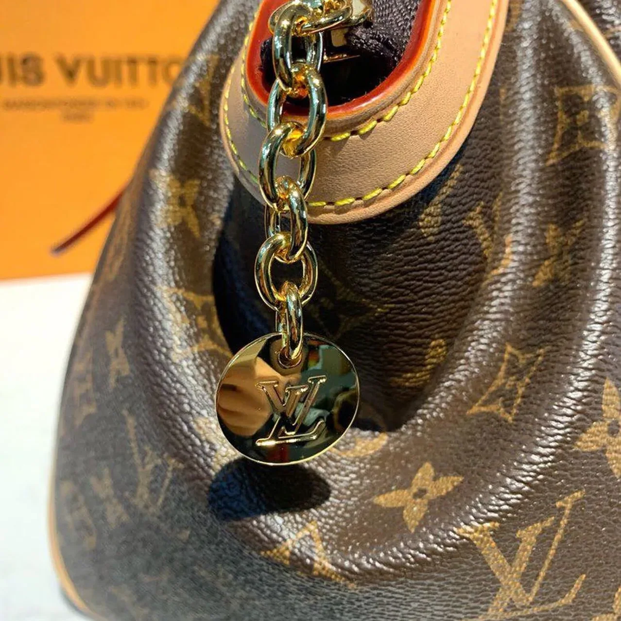 Louis Vuitton Tivoli Tote Bag Monogram Canvas Louis Vuitton Tivoli Tote Bag Monogram Canvas