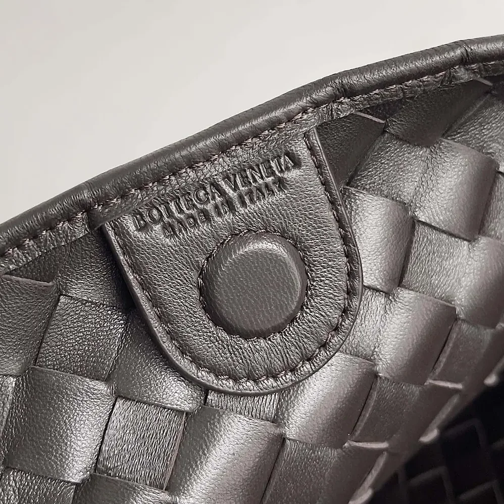 Bottega Veneta Large Sardine Shoulder Bag in Lambskin Leather for Women Bottega Veneta Large Sardine Shoulder Bag in Lambskin Leather for Women