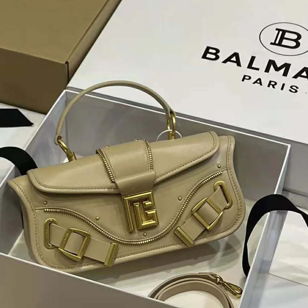 Balmain Blaze Clutch Bag in Smooth Leather for Women in Beige Balmain Blaze Clutch Bag in Smooth Leather for Women in Beige