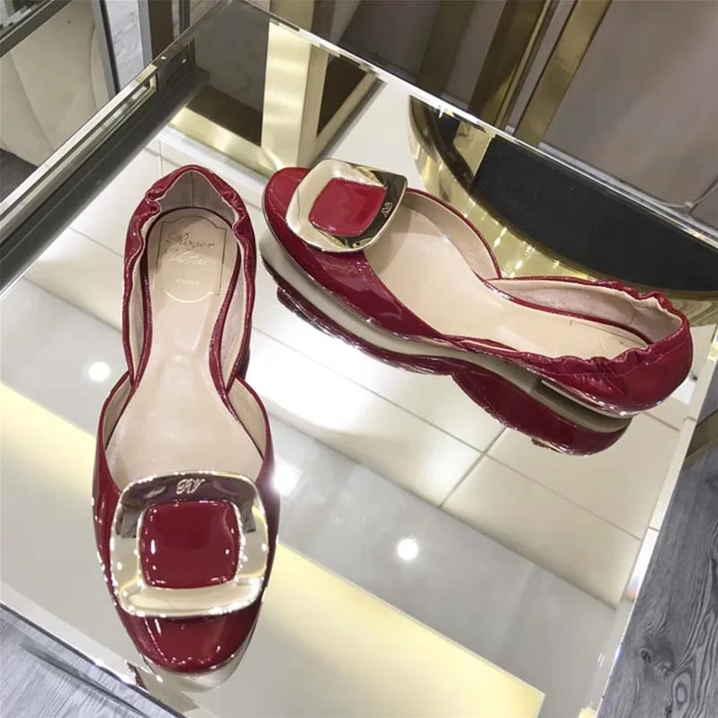 Roger Vivier Shoes Chips Ballerinas in Patent Leather for Women in Red