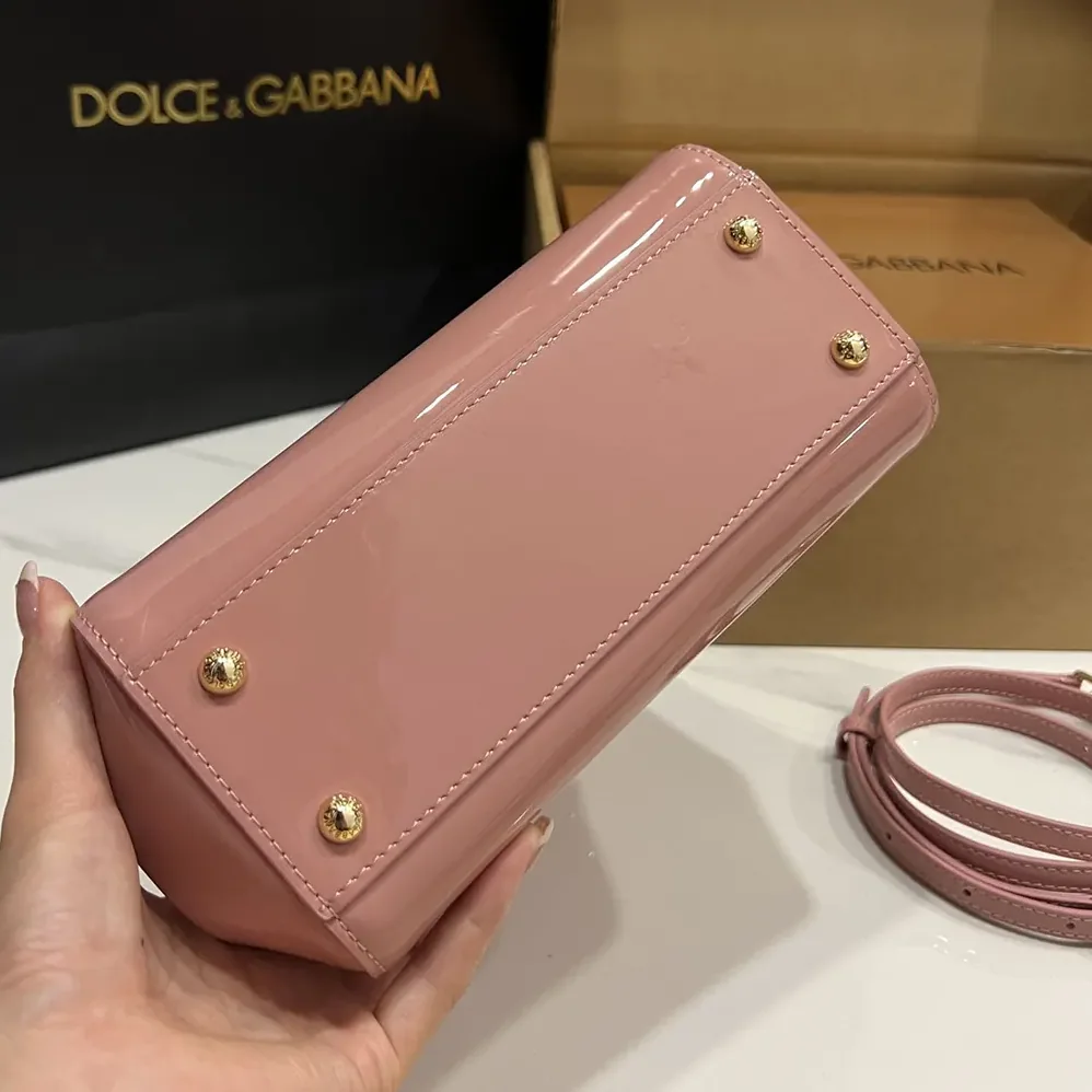 Dolce Gabbana D&G Small Sicily Handbag in Patent Leather for Women in Pink