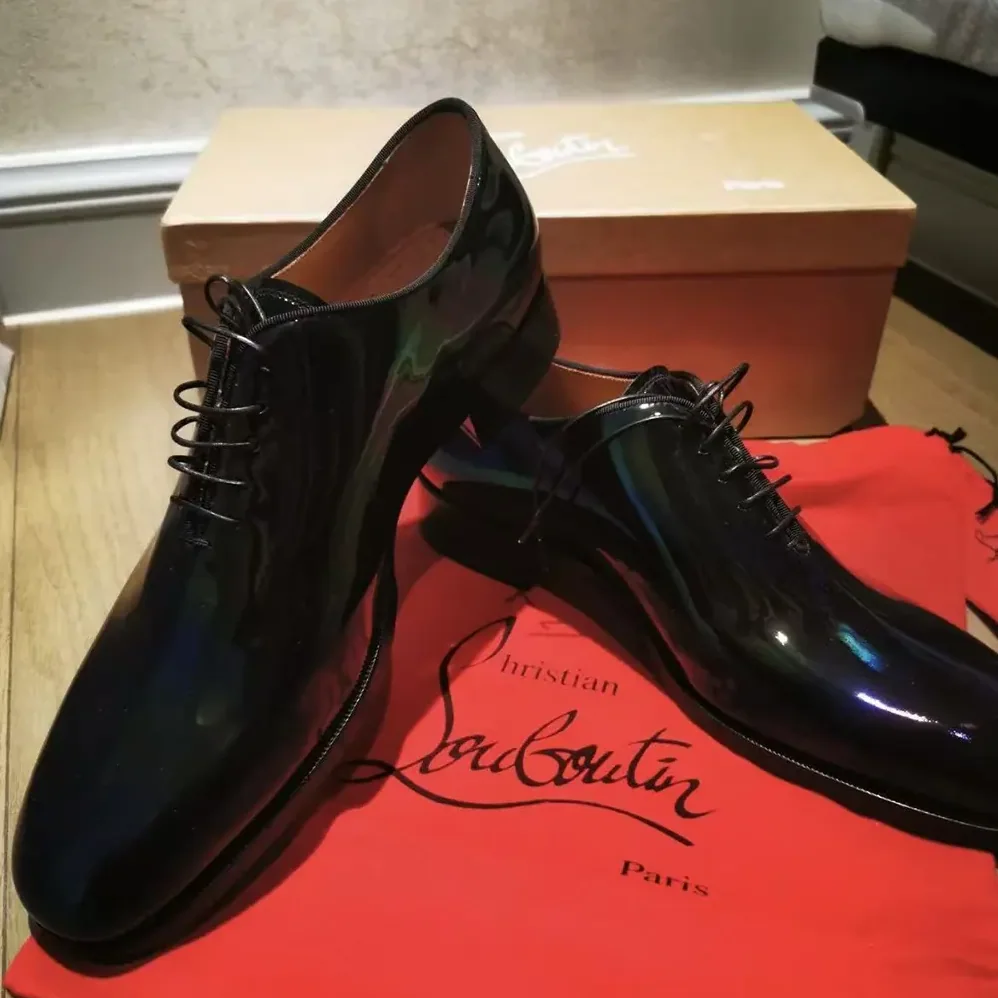 Christian Louboutin Pelvis Oxfords Patent Calf Leather for Men in Black Christian Louboutin Pelvis Oxfords Patent Calf Leather for Men in Black