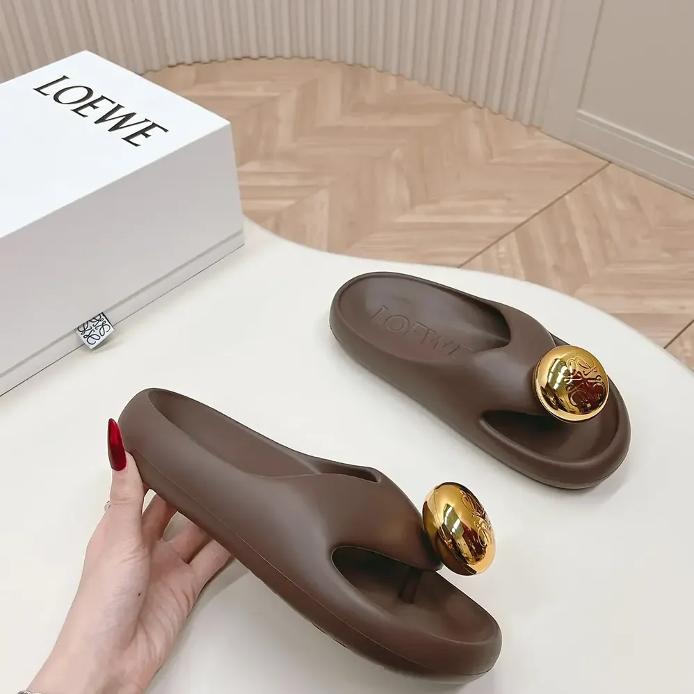 Loewe Foam Pebble Sandal for Women in Chocolate