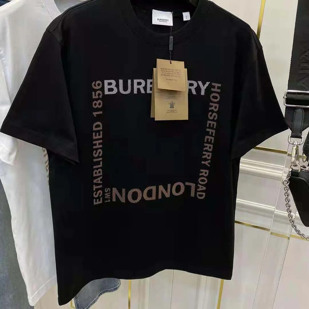 Burberry Horseferry Square Print Cotton T-shirt for Women in Black Burberry Horseferry Square Print Cotton T-shirt for Women in Black