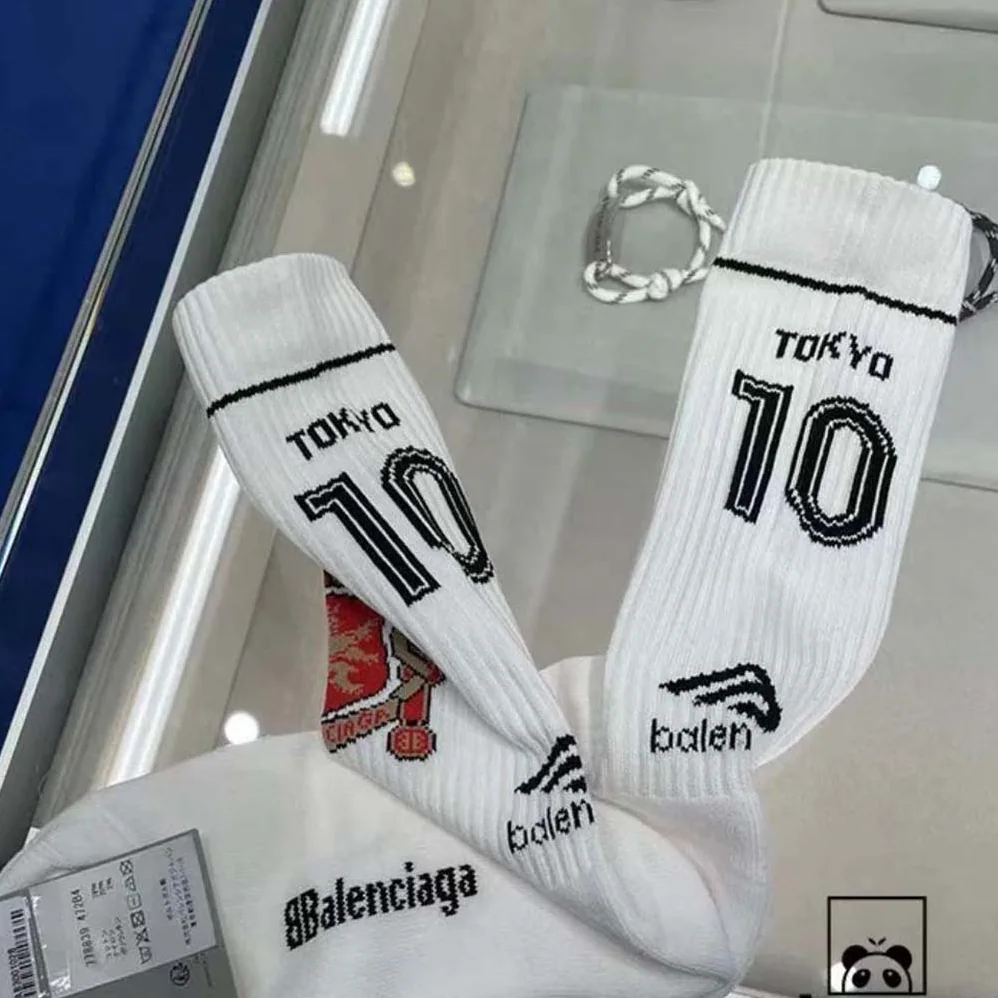 Balenciaga Tokyo Soccer Socks in White Cotton for Unisex