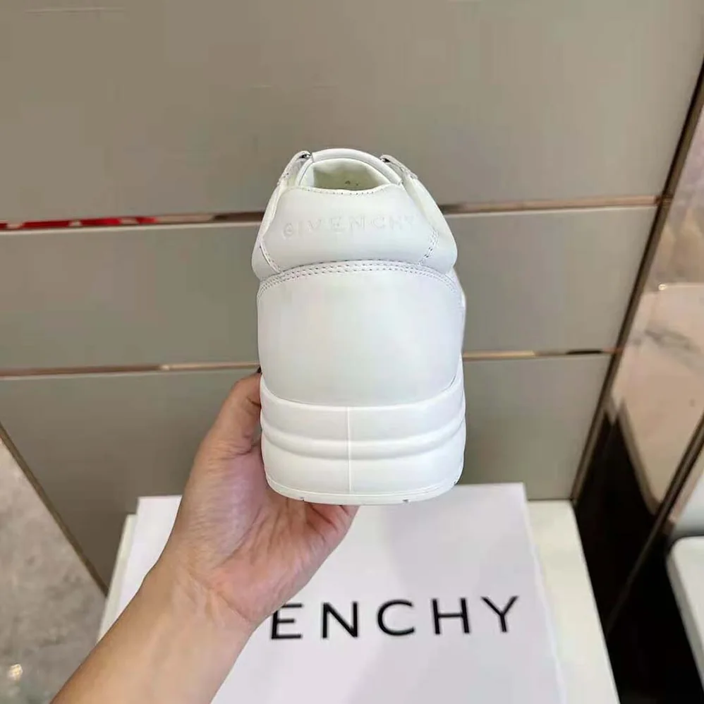 Givenchy G4 Sneakers in Leather for Men in White Givenchy G4 Sneakers in Leather for Men in White