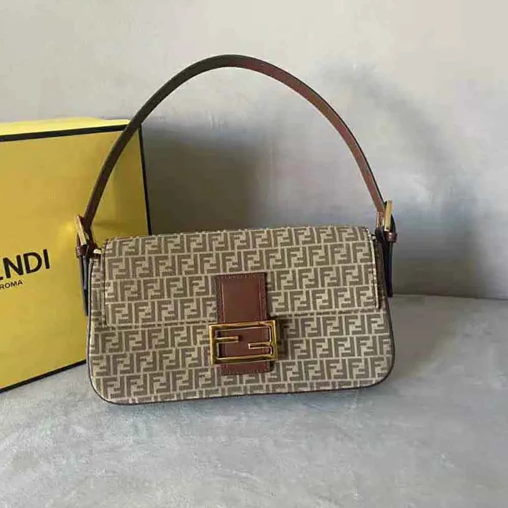 Fendi Baguette 1997 Beige Split Leather Bag for Women Fendi Baguette 1997 Beige Split Leather Bag for Women