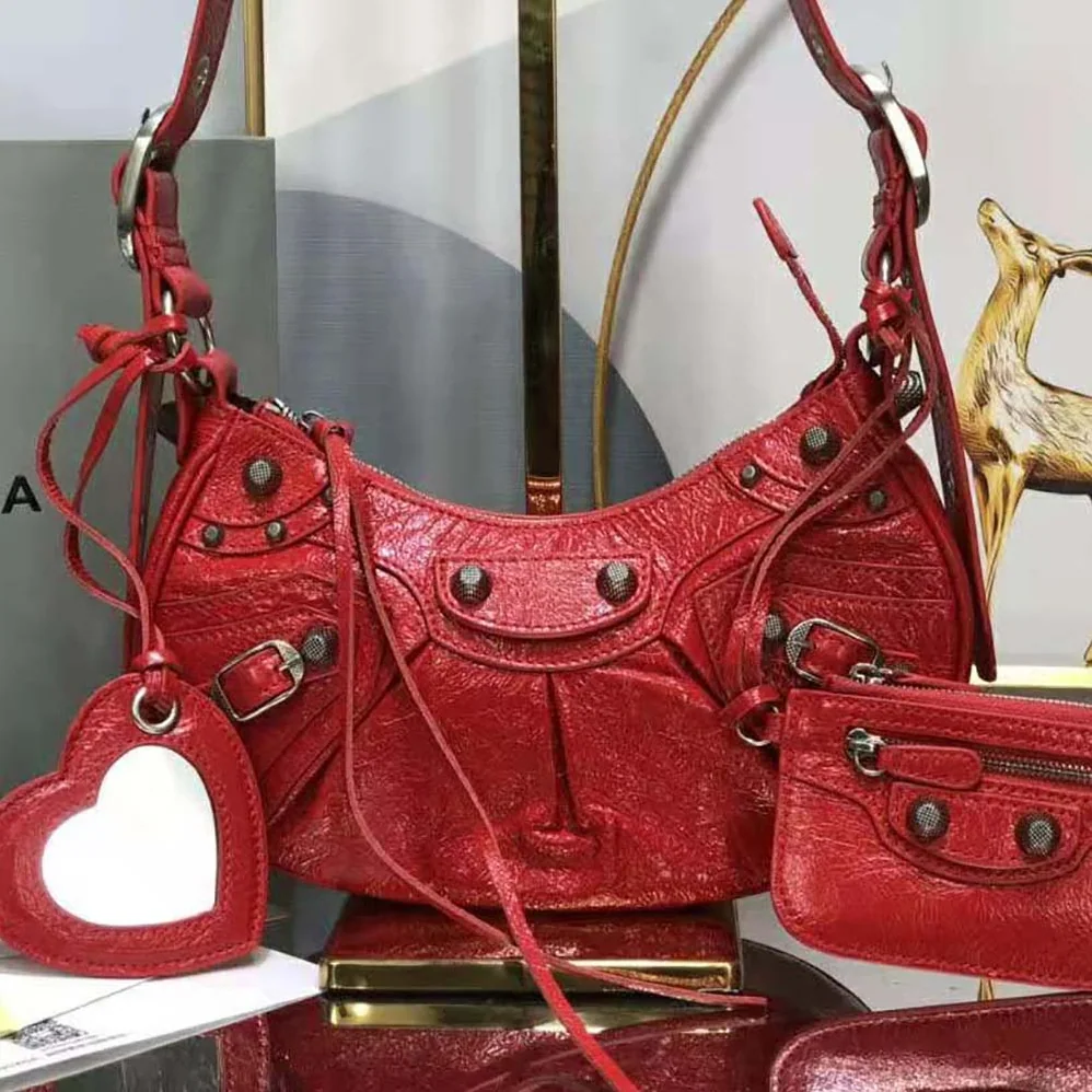 Balenciaga Le Cagole XS Shoulder Bag in Red for Women Balenciaga Le Cagole XS Shoulder Bag in Red for Women