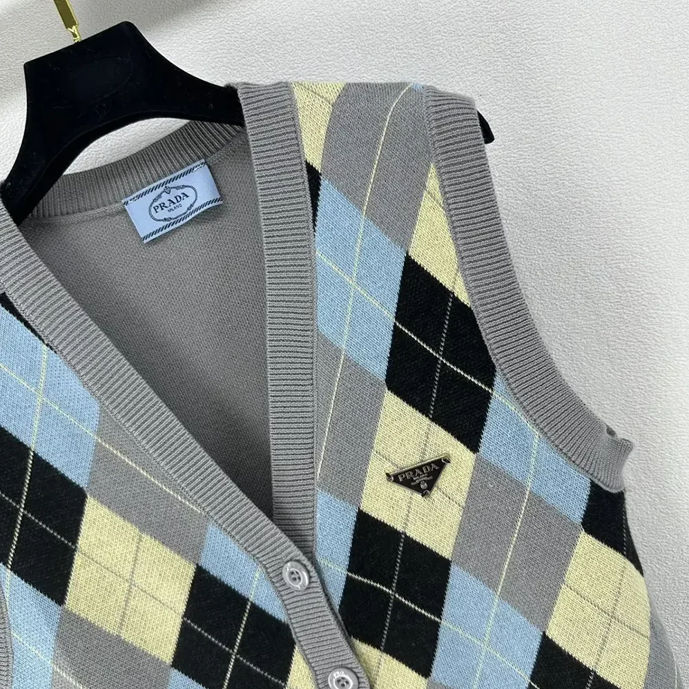 Prada Wool Vest with an Argyle Pattern for Women Prada Wool Vest with an Argyle Pattern for Women