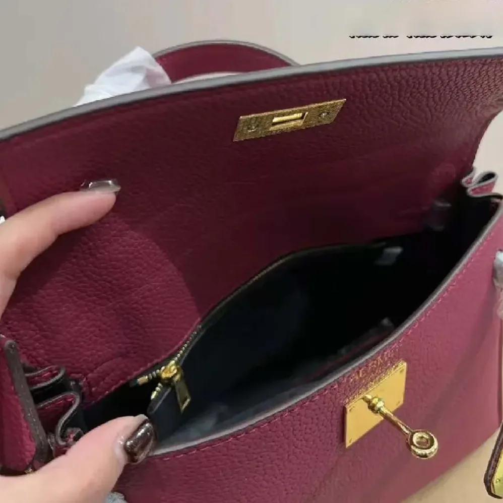 Hermes Kelly Bag 20 in Epsom Leather for Women in Bordeaux