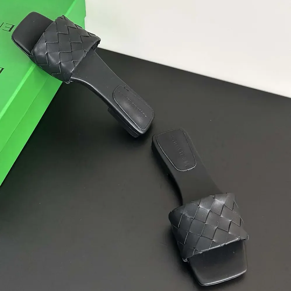Bottega Veneta Parco Flat Mule for Women in Black