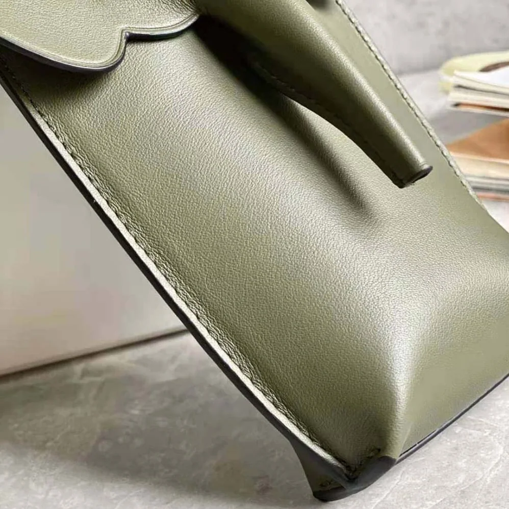 Loewe Elephant Pocket in Classic Calfskin for Women in Green Loewe Elephant Pocket in Classic Calfskin for Women in Green