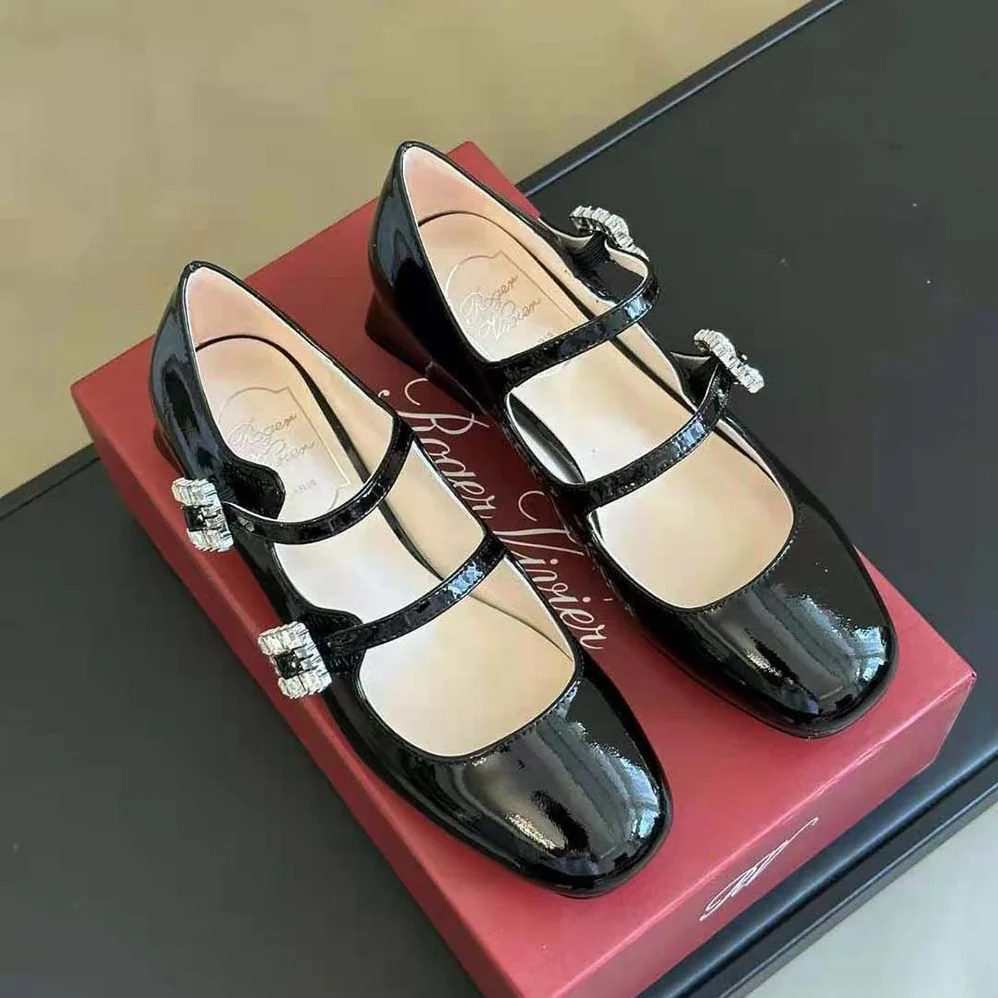 Roger Vivier Trés Vivier Strass Buckle Mini Babies Ballerinas in Patent Leather for Women Roger Vivier Trés Vivier Strass Buckle Mini Babies Ballerinas in Patent Leather for Women