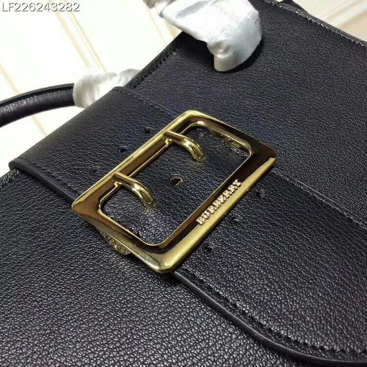 Burberry Medium Buckle Tote in Grainy Leather in Black