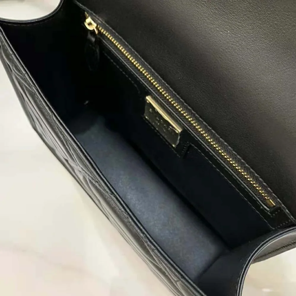 Bvlgari Serpenti Diamond Blast Shoulder Bag for Women in Black