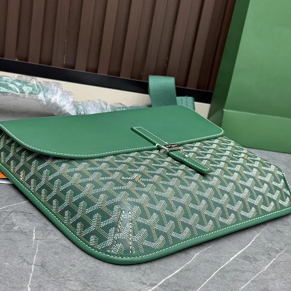 Goyard Coursier Messenger Bag for Unisex in Green