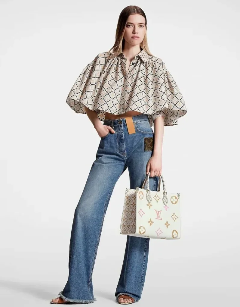 Louis Vuitton OnTheGo MM / 13.8 Inches Louis Vuitton OnTheGo MM / 13.8 Inches