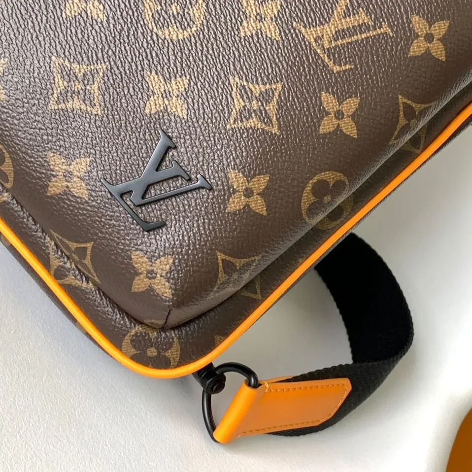 Louis Vuitton Avenue NM Slingbag Brown / Louis Vuitton Avenue NM Slingbag Brown /