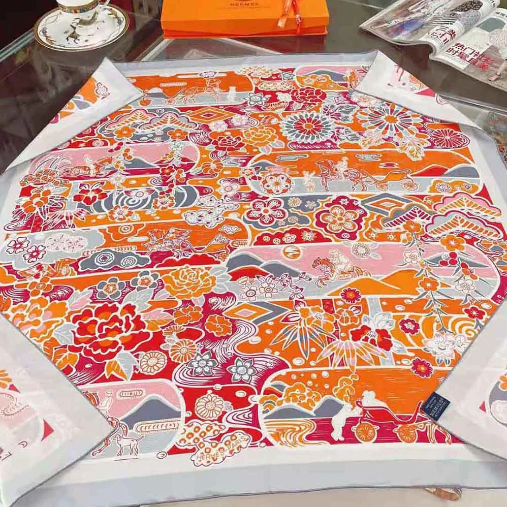 Hermes Bingata Shawl 140 in Cashmere and Silk with Hand-Rolled Edges for Women in Pink Hermes Bingata Shawl 140 in Cashmere and Silk with Hand-Rolled Edges for Women in Pink
