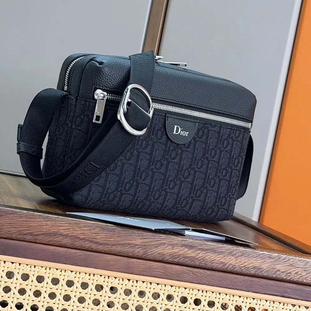 Dior Rider Zipped Messenger Bag Black Dior Oblique Jacquard and Black Grained Calfskin for Men