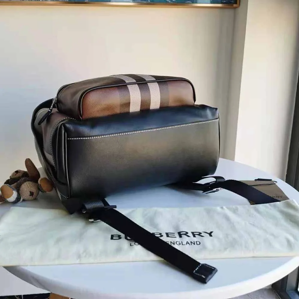 Burberry Check E-canvas Backpack for Men in Brown Burberry Check E-canvas Backpack for Men in Brown