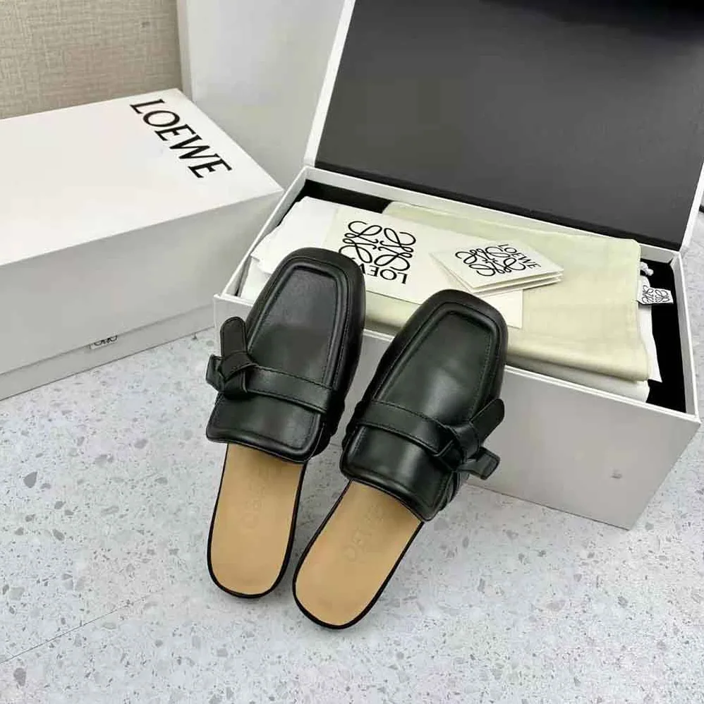 Loewe Gate Flat Mule in Calfskin for Women in Black Loewe Gate Flat Mule in Calfskin for Women in Black