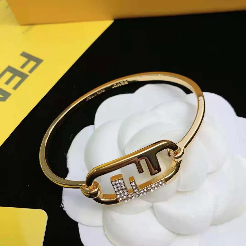 Fendi O Lock Bracelet Gold for Women in Colored Bracelet Fendi O Lock Bracelet Gold for Women in Colored Bracelet