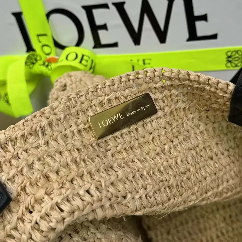 Loewe XL Puzzle Fold Tote in Raffia for Women Loewe XL Puzzle Fold Tote in Raffia for Women