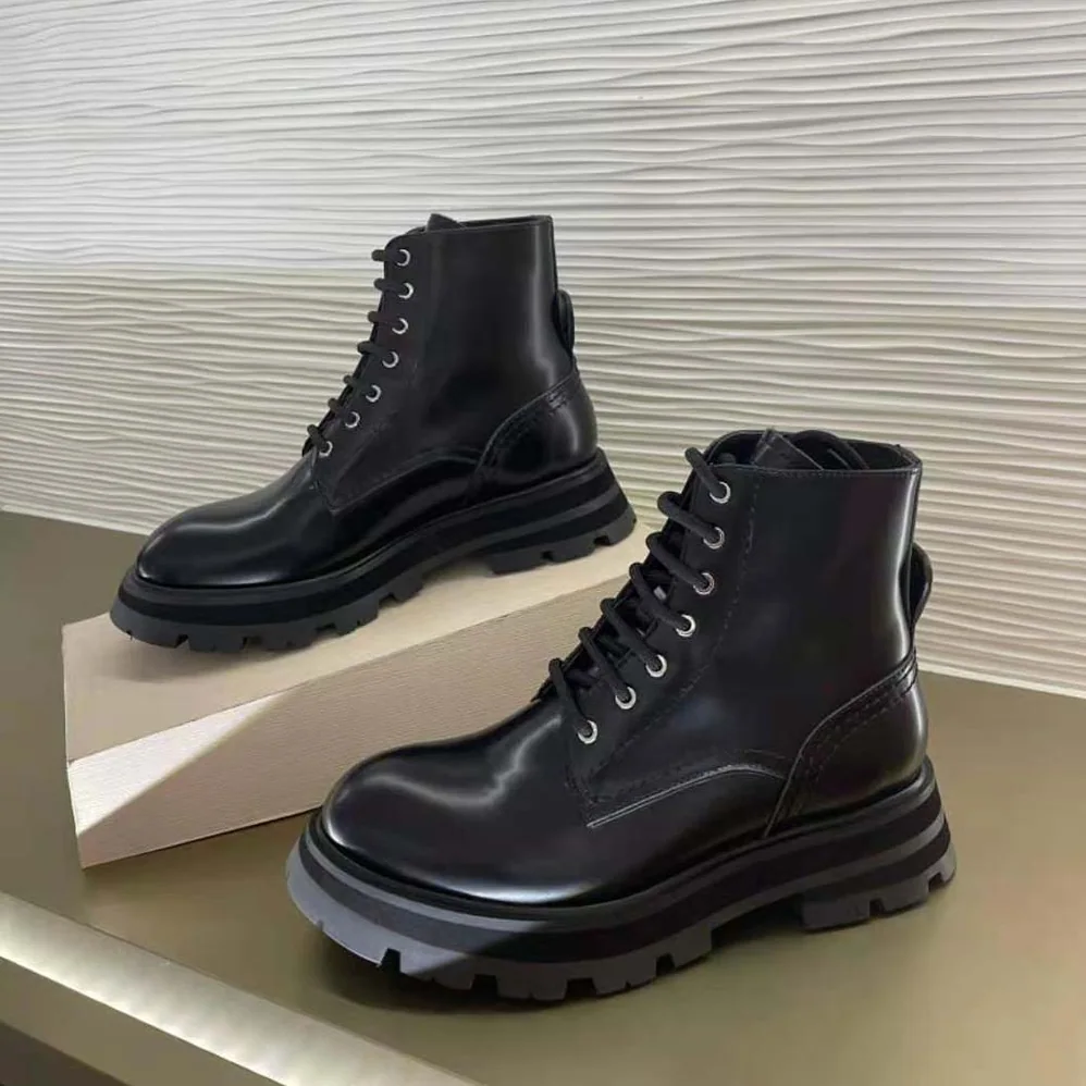 Alexander Mcqueen Wander Black Shiny Spazzolato Calf Leather Lace for Women in up Boot