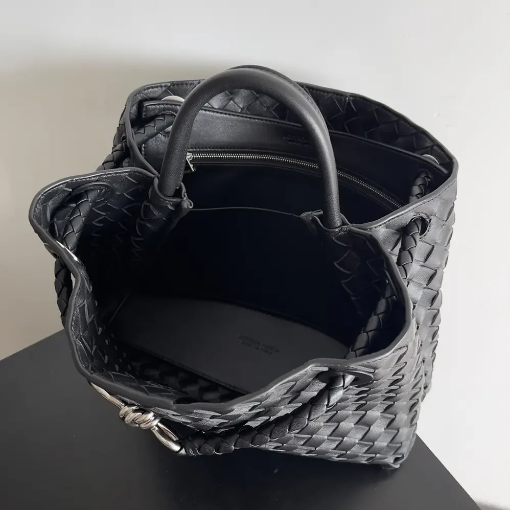 Bottega Veneta Medium Andiamo in Supple Intrecciato Leather for Women in Black/Silver Bottega Veneta Medium Andiamo in Supple Intrecciato Leather for Women in Black/Silver
