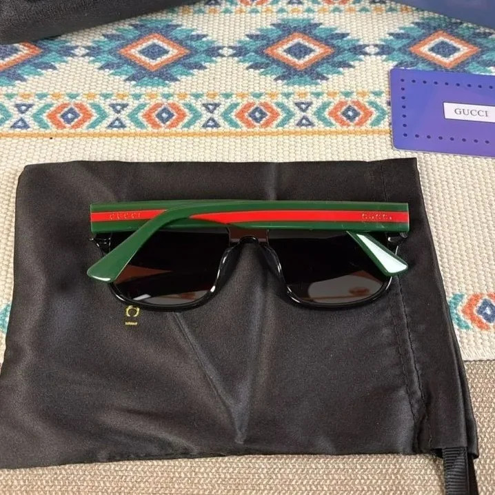 Gucci Square Frame Sunglasses Brown