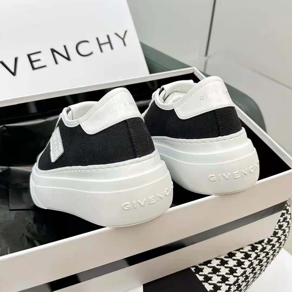 Givenchy City Platform Sneakers in Canvas for Women in Black Givenchy City Platform Sneakers in Canvas for Women in Black