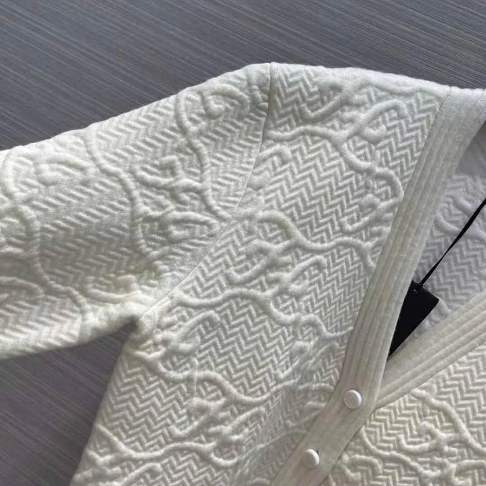 Fendi Cardigan White Wool and Cashmere Cardigan for Women Fendi Cardigan White Wool and Cashmere Cardigan for Women