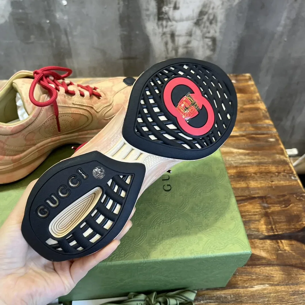 Gucci Run Sneaker Beige Gucci Run Sneaker Beige