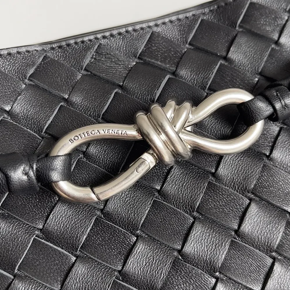 Bottega Veneta Medium Andiamo in Supple Intrecciato Leather for Women in Black/Silver Bottega Veneta Medium Andiamo in Supple Intrecciato Leather for Women in Black/Silver