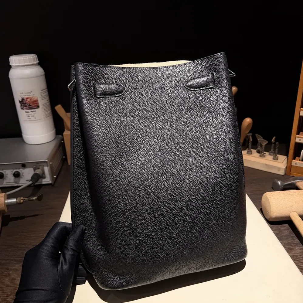 Hermes Togo So Kelly 22 Palladium Hardware for Unisex in Black