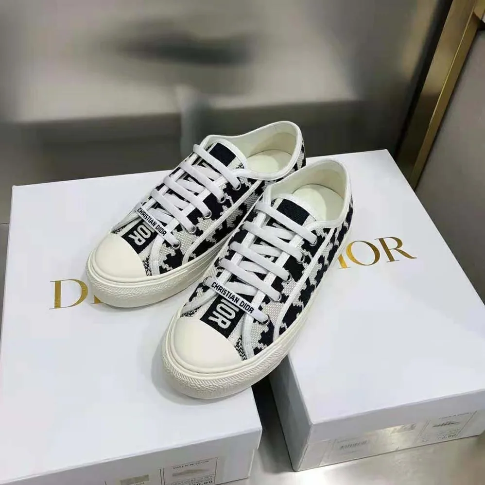 Dior Walk'N'Dior Sneaker Black and White Cotton Embroidery with Macro Houndstooth Motif for Women Dior Walk'N'Dior Sneaker Black and White Cotton Embroidery with Macro Houndstooth Motif for Women