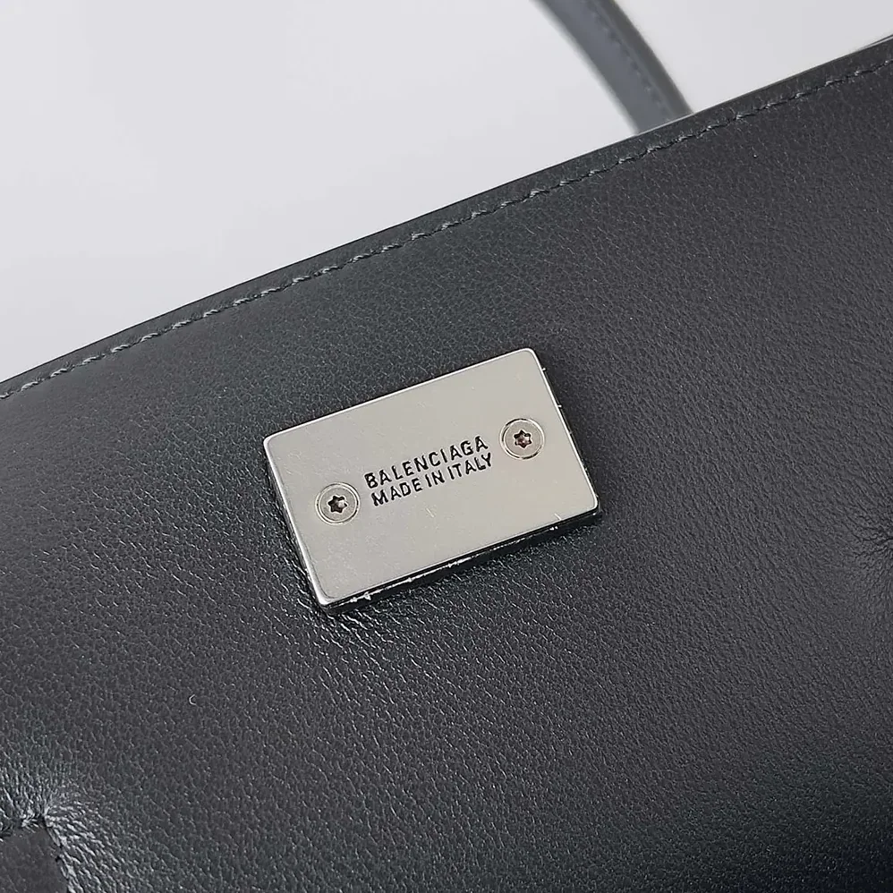 Balenciaga Bel Air Small Carry All Bag in Black Smooth Calfskin for Women in Silver Balenciaga Bel Air Small Carry All Bag in Black Smooth Calfskin for Women in Silver