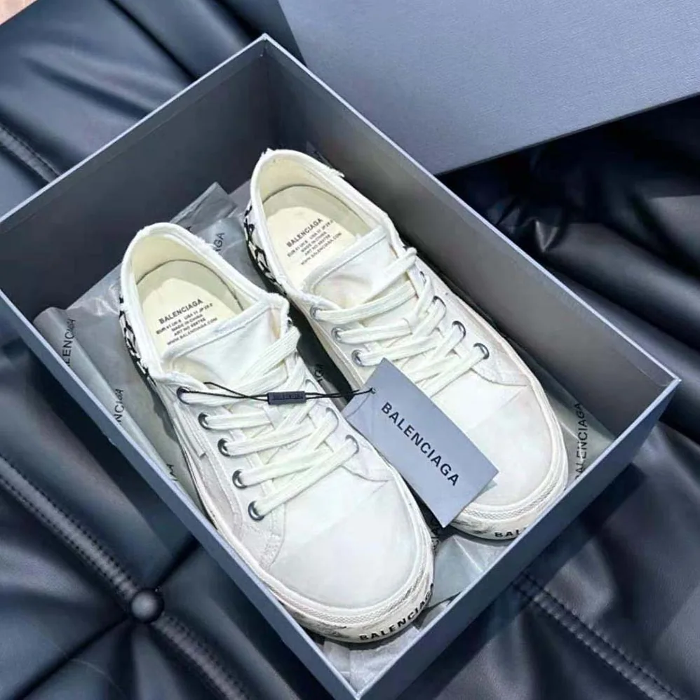 Balenciaga Paris Low Top Graffiti Sneaker in White for Unisex Balenciaga Paris Low Top Graffiti Sneaker in White for Unisex