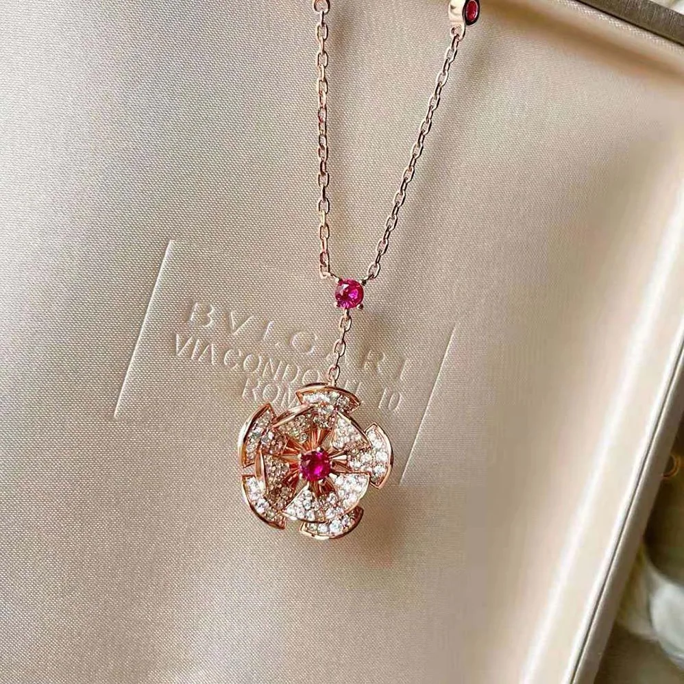 Bvlgari Divas Dream Necklace in 18 Kt Rose Gold for Women