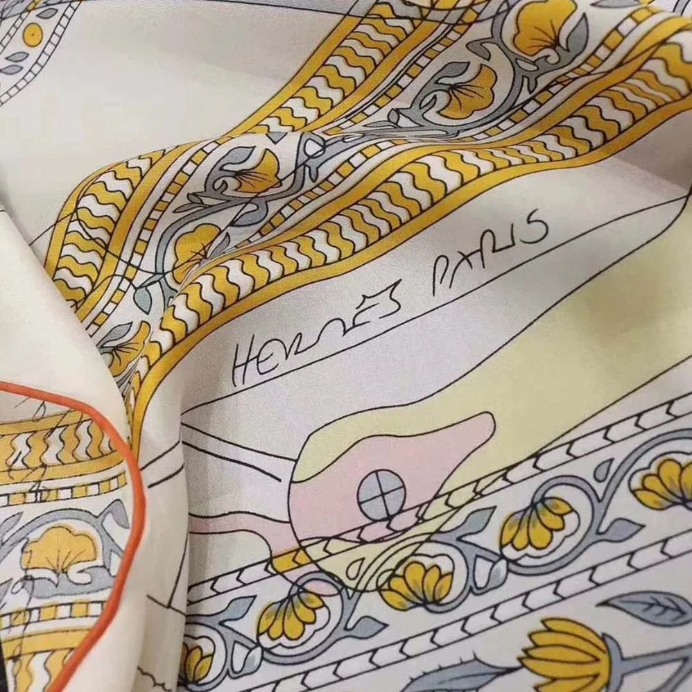 Hermes La Maison Des Carres Pegase Dhermes AU Bloc Scarf for Women in White Hermes La Maison Des Carres Pegase Dhermes AU Bloc Scarf for Women in White