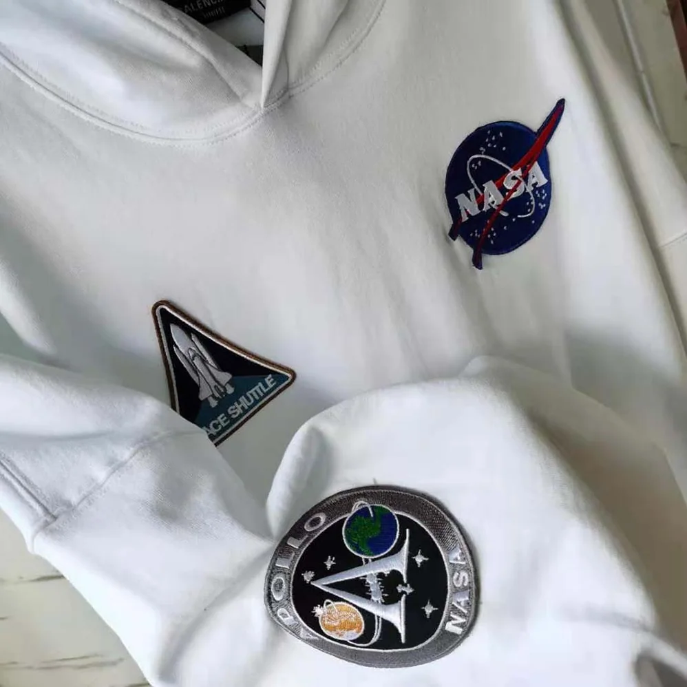 Balenciaga Space Boxy Hoodie in White Medium Fleece for Women Balenciaga Space Boxy Hoodie in White Medium Fleece for Women